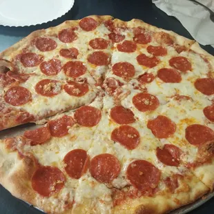 Medium Pepperoni &amp; Garlic
