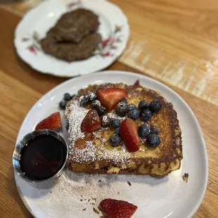 French toast and turkey sausage
