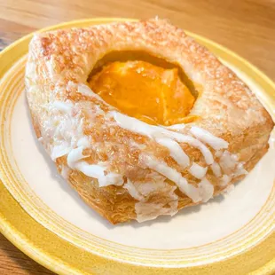 Seasonal (fall) : Pumpkin cheesecake croissant