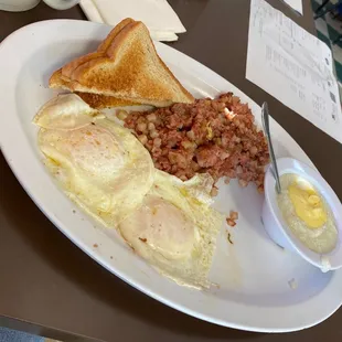 Two eggs breakfast comb