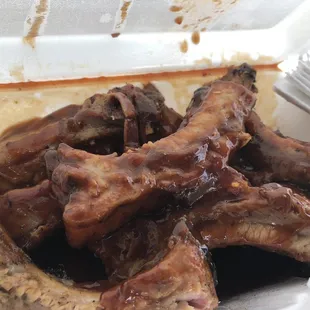 Bbq ribs a nice amount!