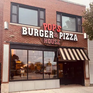 Home of the 10oz burgers. Offering pizza,wings, wraps and more.