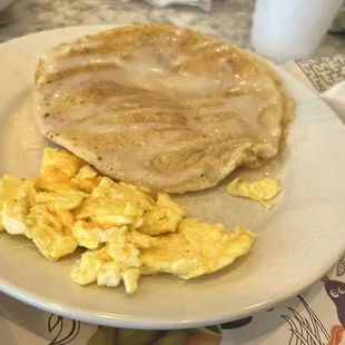 Cinnamon roll pancake and Egg