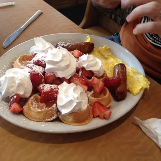 Strawberry Waffle   Combo