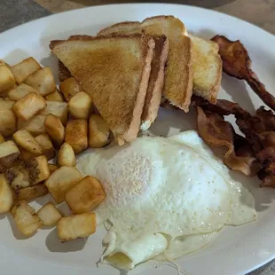 Breakfast platter with home fries