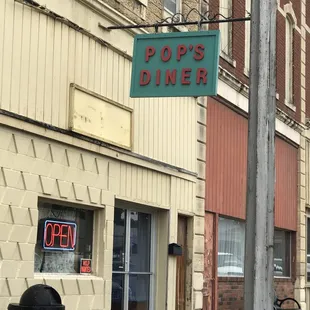 the outside of the restaurant