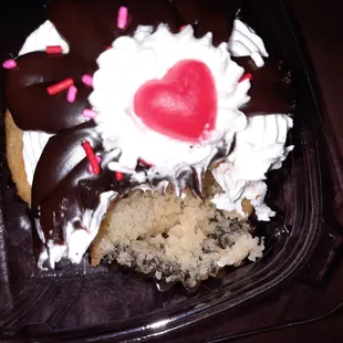 Vanilla valentines cupcake