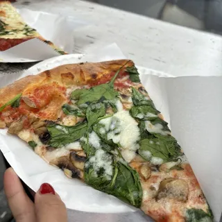 18'' Pop's Spinach Mushroom pizza