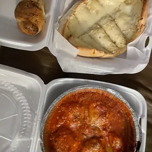 Ravioli with Cheese Garlic Bread with Cheese Garlic Knots