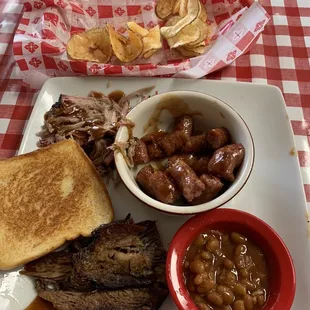 Brisket, pulled pork, sausage, beans, chips.