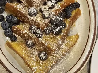 Eggheads Diner