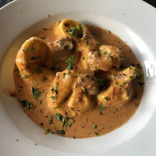 Tortelloni alla Matriciana