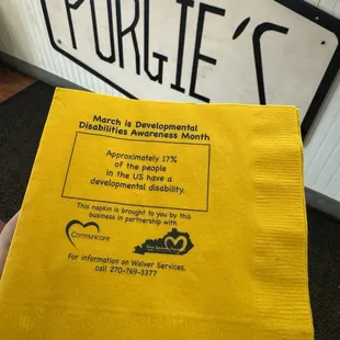 a yellow napkin