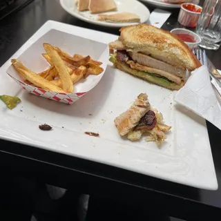 Turkey Avo Deluxe Sandwich