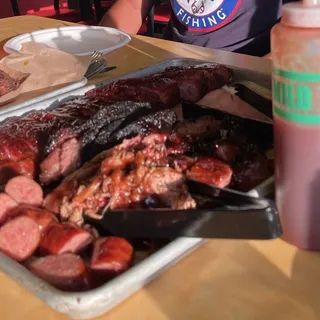 Porkys Platter feeds 4-6
