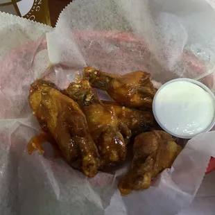 Hot garlic wings