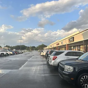 Parking lot. Plenty of parking even behind the building.