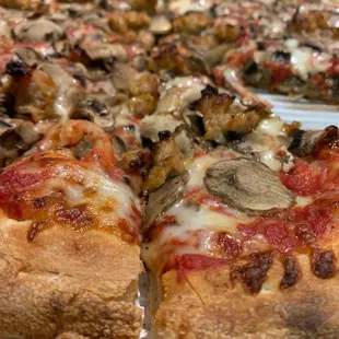 The danky danks-- mushroom sausage pizza