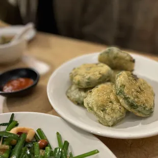 Chive Dumplings (6) taste like mochi, chewy