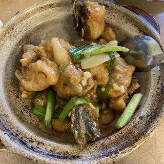 Fried Fish Head & Belly w/ Ginger & Green Onion Pot