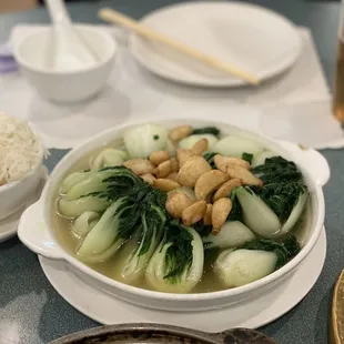 Gourmet Dinner for Six - Seasonal Veggie with Fresh Garlic in Supreme Sauce