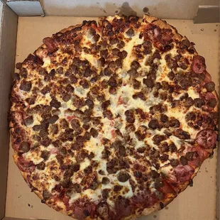 16 inch all meat extra cheese and Italian sausage -delicious!