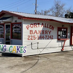 This is the place! Note the handy drive through.