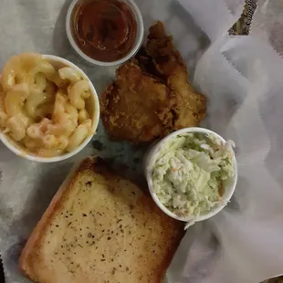 fried chicken, macaroni and cheese, macaroni and cheese, macaroni and cheese,