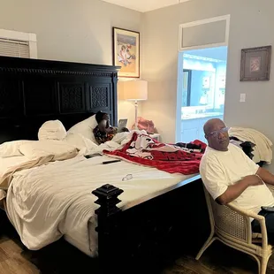 Guest bedroom (in laws)