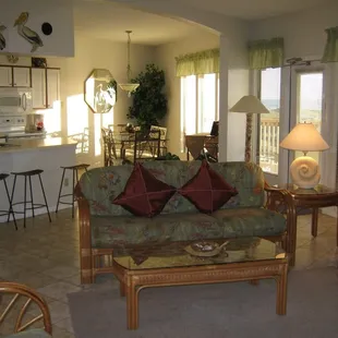 More at www.port-royal-condo.com