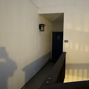 Even the outside lights don&apos;t work