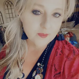 Lori Y.