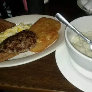 Coffee,grits,and breakfast for under 5 bucks