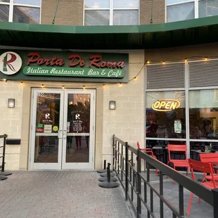 Front of the restaurant that we couldn't eat at since they never put in our food order.