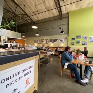 sushi and sashimi, interior