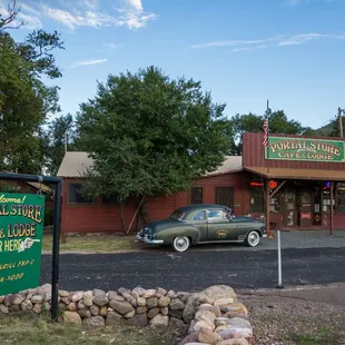 Portal Peak Lodge, Store &amp; Cafe