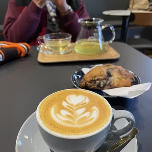 Cappuccino, scone, hubbie&apos;s green tea