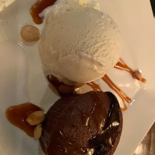 Molten chocolate cake - meh