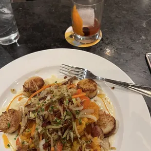 Scallops with Sriracha Cream