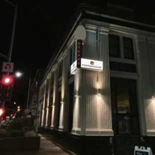 Relocating late Dec '22 (target: before Xmas) from E 3rd Ave where it was a hidden gem w/ 28+ days in-house dry aged steaks | pc: its email