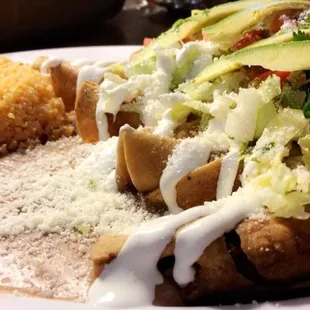 a plate of mexican food