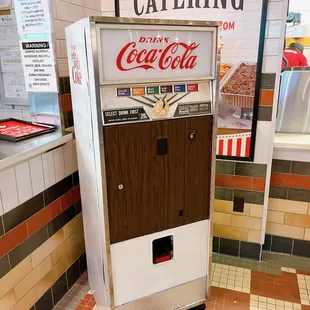 Cool vintage Coca-Cola  dispenser