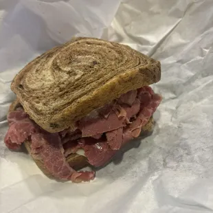 NY Hot Corned Beef Sandwich