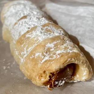 Canoncito de Dulce de Leche ($4.50) with Powdered Sugar from AleCocina Argentinian Cuisine at Portland Mercado