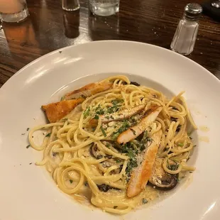earthy chicken and mushroom pasta