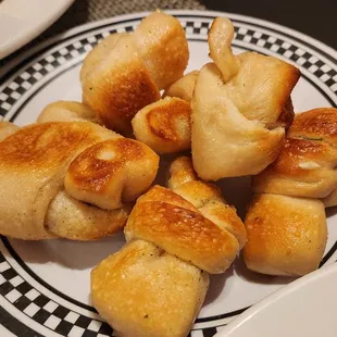 Garlic knots
