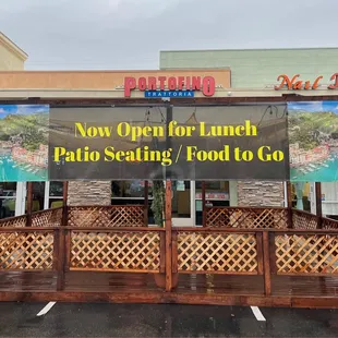 the outside of a restaurant