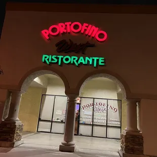 Front view (next to Peter Pippers Pizza)