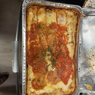 15 people tray lasagna that would easily feed 20+