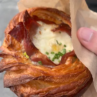 Ham &amp; egg = yum $6